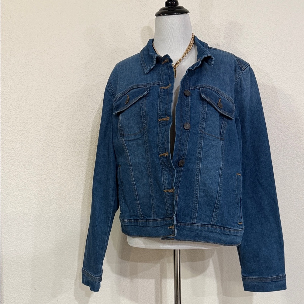 Social Standards By Sanctuary Trendy Blue Denim Jacket woman’s Size Large EUC